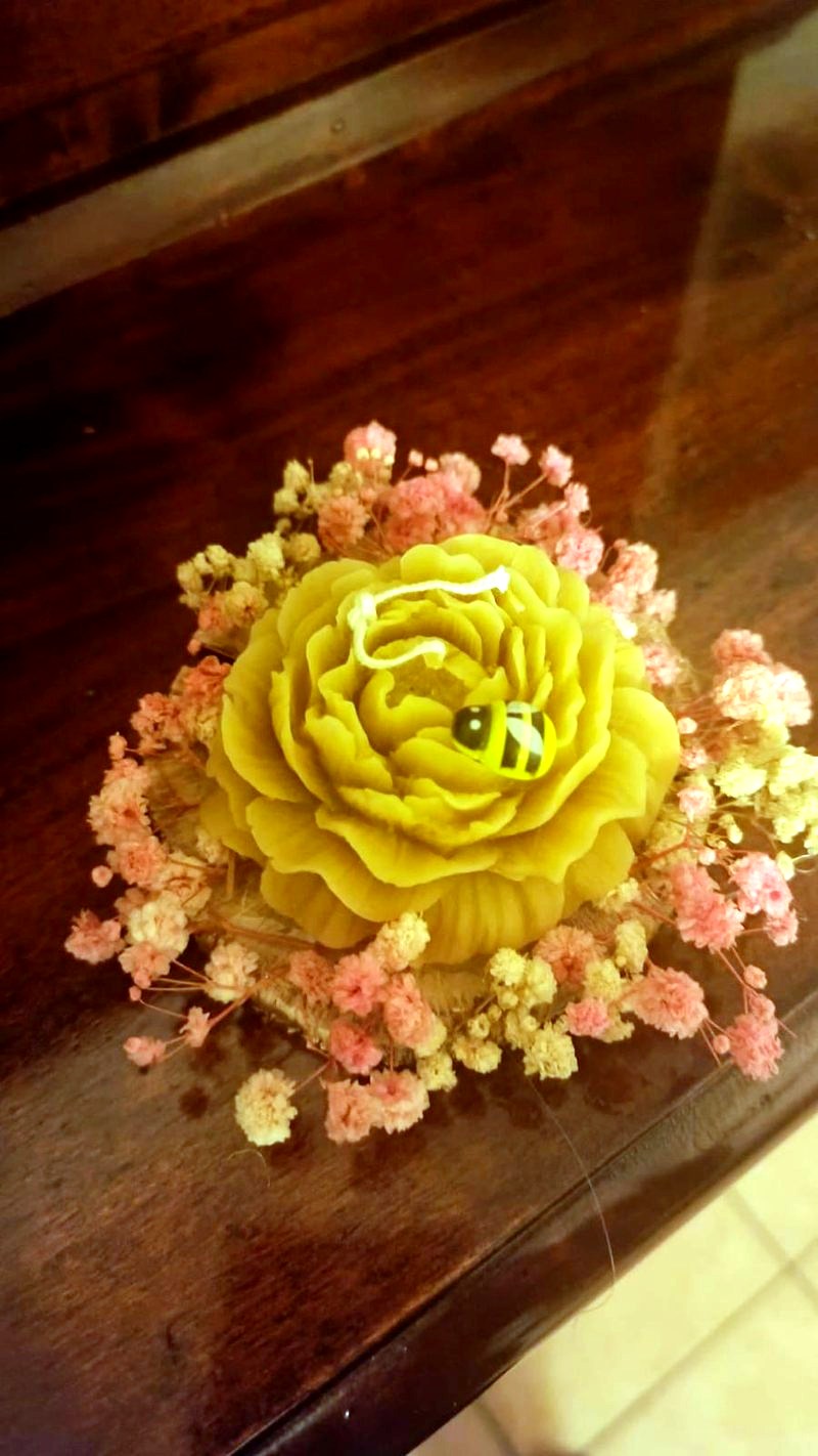 Rosa in cera d'api