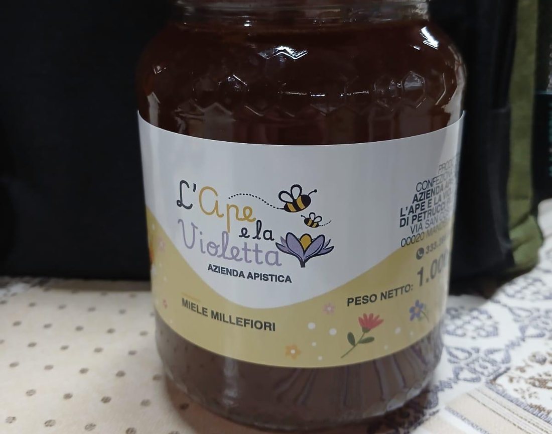 Il barattolo da 1 kg di miele millefiori dell'Ape e la Violetta
