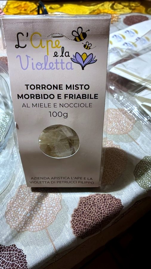 Confezione di torrone misto morbido e friabile da 100 grammi